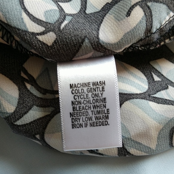 🩸SALE $6.00🩸Covington Big Button Black/Gray/Silver Blouse - Picture 6 of 8